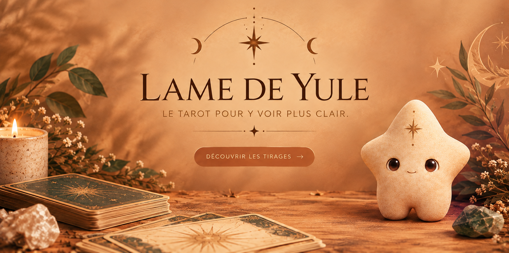 Lame de Yule — ambiance de tarot chaleureuse, bougie, cartes et Yule